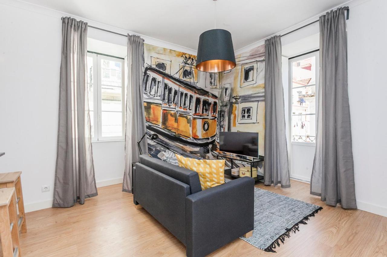 Apartment Yellow Bica Lisbon
